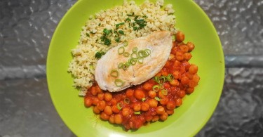 Csicseriborsó ragu csirkemellel és bulgurral - diétás recept