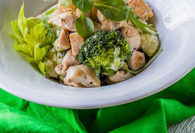 csirkemell, brokkoli és kesudió recept